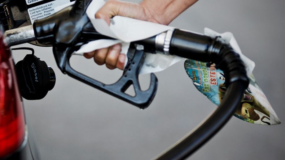 Preço da gasolina desce segunda-feira e gasóleo não mexe