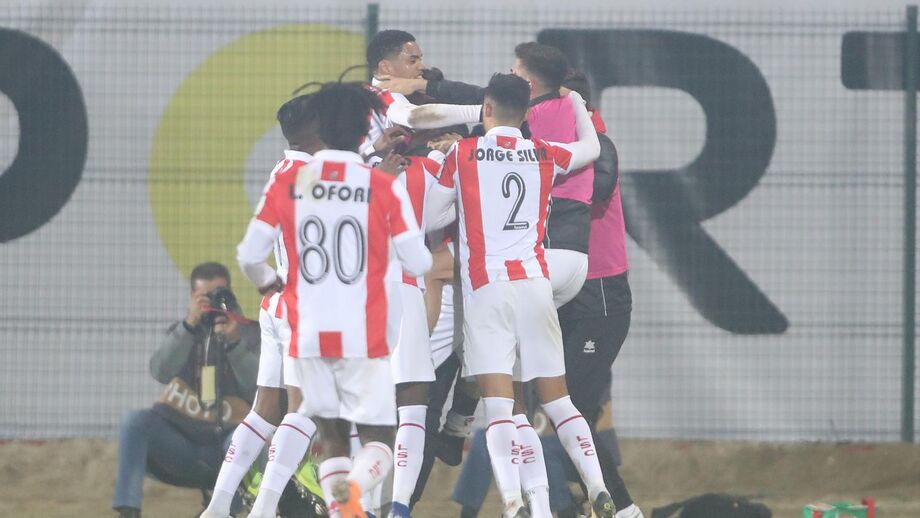 Leixões-Estoril, 2-0: Meia hora com dez em campo não travou a equipa da casa