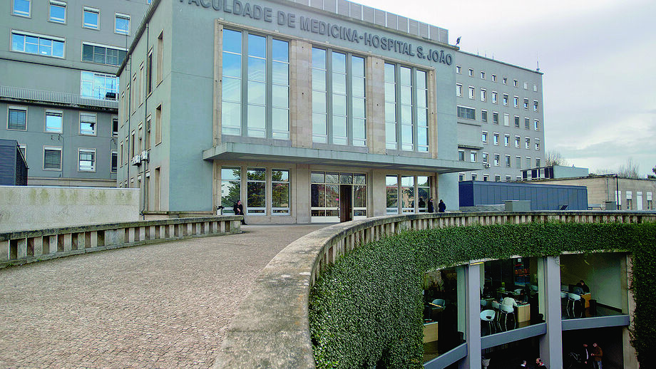 Prisão preventiva para mulher que tentou roubar bebé no Hospital de São João no Porto