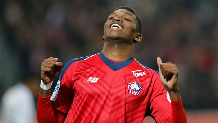 Rafael Leão vai 'obrigar' treinador do Lille a dar beijo a... Luís Campos