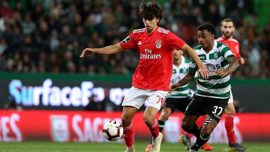 Colossos rendidos a João Félix
