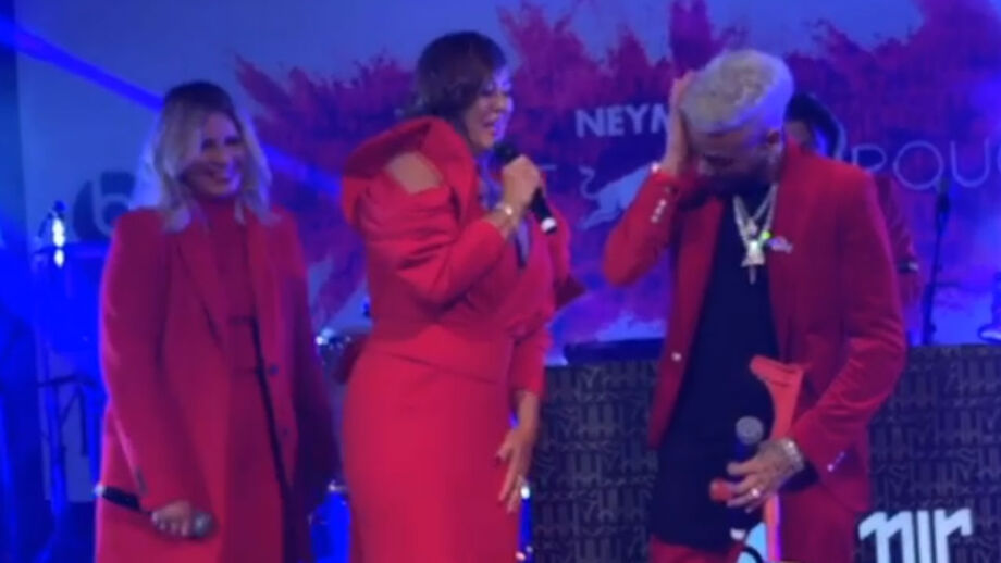Neymar chorou e ouviu declaração de amor da mãe na sua festa de aniversário