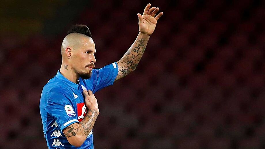 Nápoles trava saída de Hamsik para a China