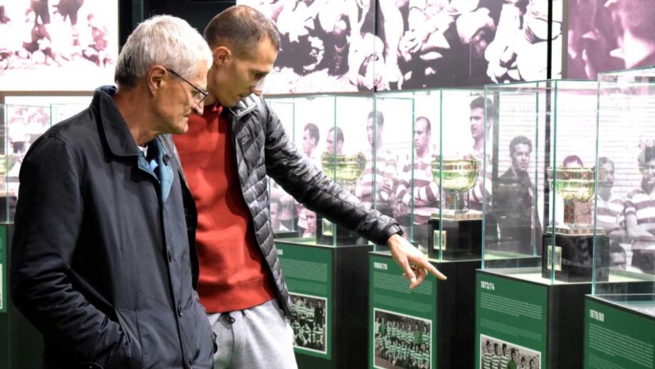 Petrovic levou o pai a visitar o Museu do Sporting