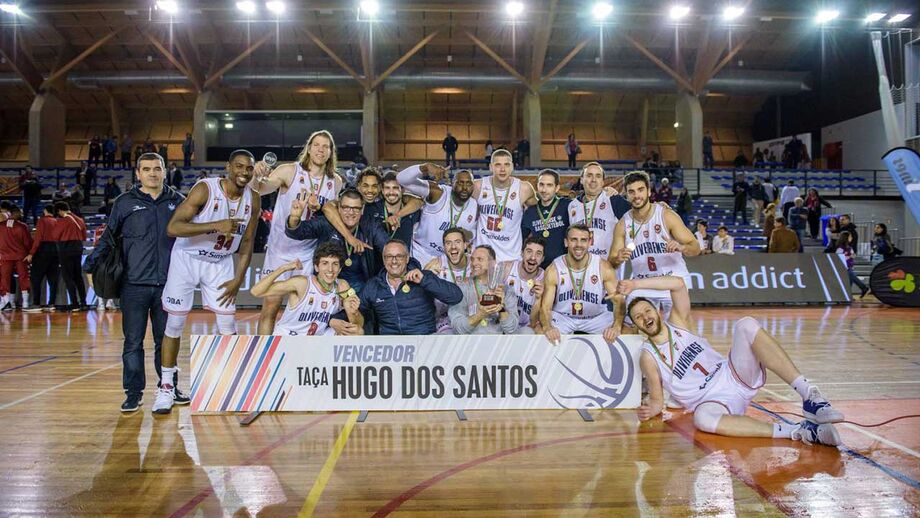 Oliveirense conquista a Taça Hugo dos Santos ao bater o Benfica