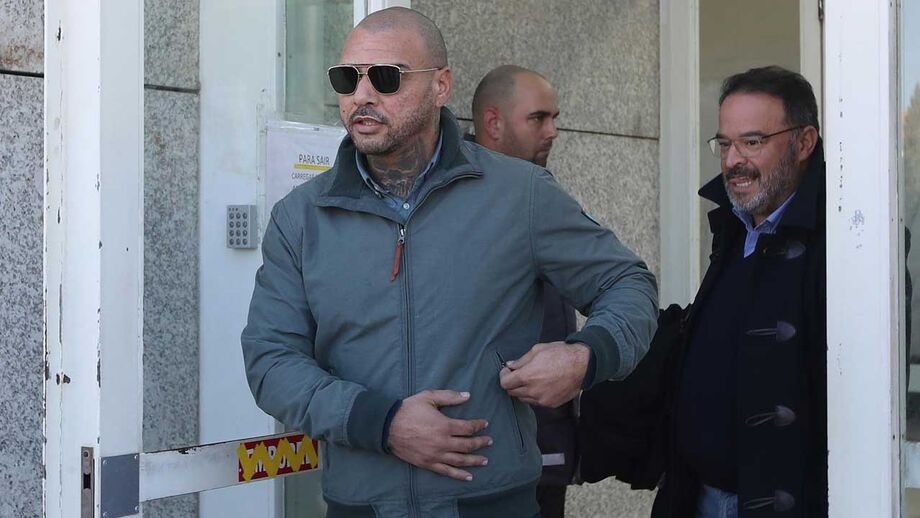 Mustafá e irmão traídos por cúmplice durante julgamento