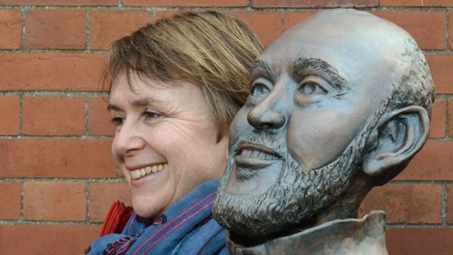 Fã do Wolverhampton pediu à mãe e ela aceitou: a história do busto de Nuno Espírito Santo