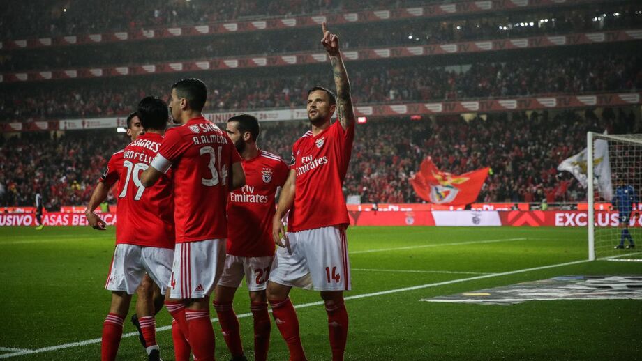 Goleada do Benfica ao Nacional 'obriga' Liga a atualizar aplicação