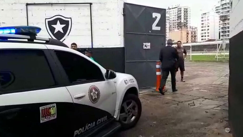 Polícia brasileira encerra alojamento da formação do Botafogo após inspeção
