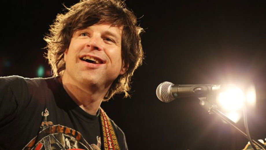 Músico Ryan Adams acusado de assediar sexualmente várias mulheres