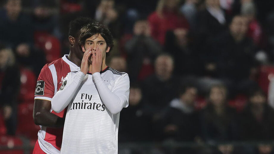 Manchester United atento a Félix