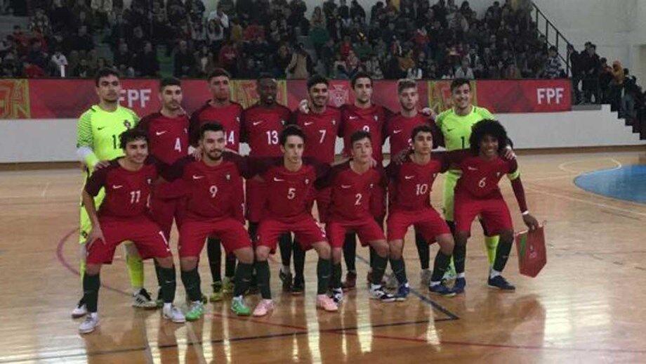 Seleção nacional sub-19 volta a golear República Checa