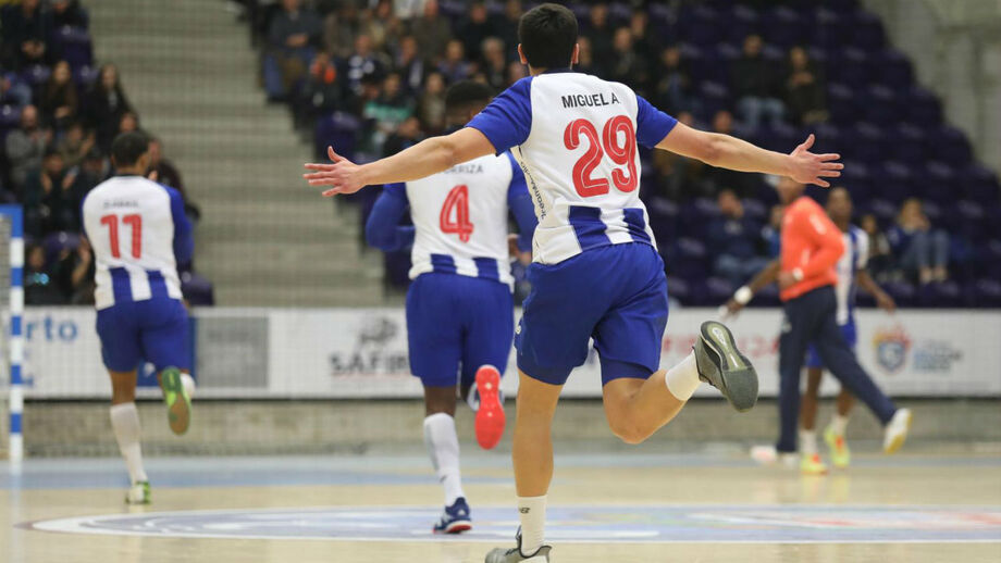 FC Porto passa em casa do Águas Santas e segue na frente