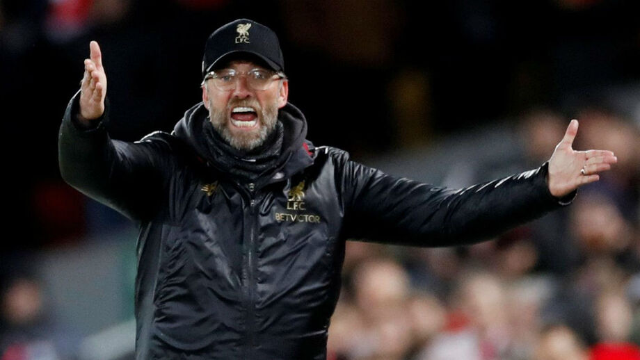 Klopp multado em 51 mil euros por criticar árbitro