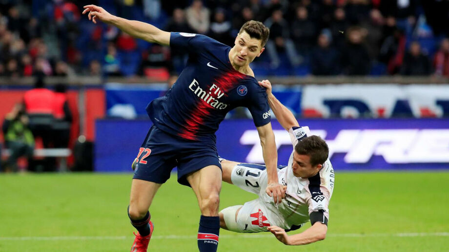 Thomas Meunier na mira de Marco Silva
