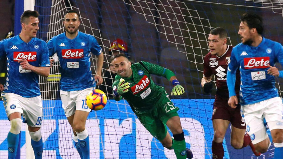 Ospina a título definitivo no Nápoles