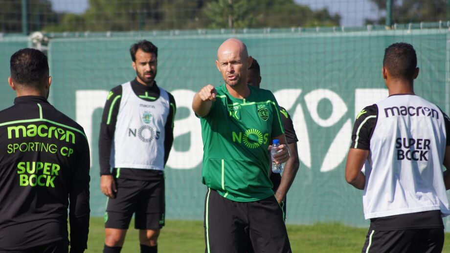 Marcel Keizer com novidade no treino do Sporting