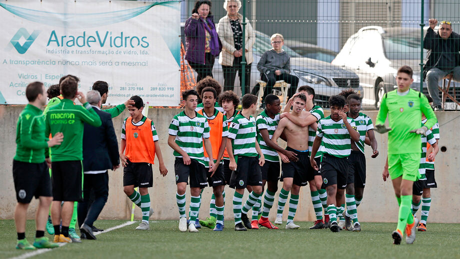 Valente susto do Sporting em Portimão