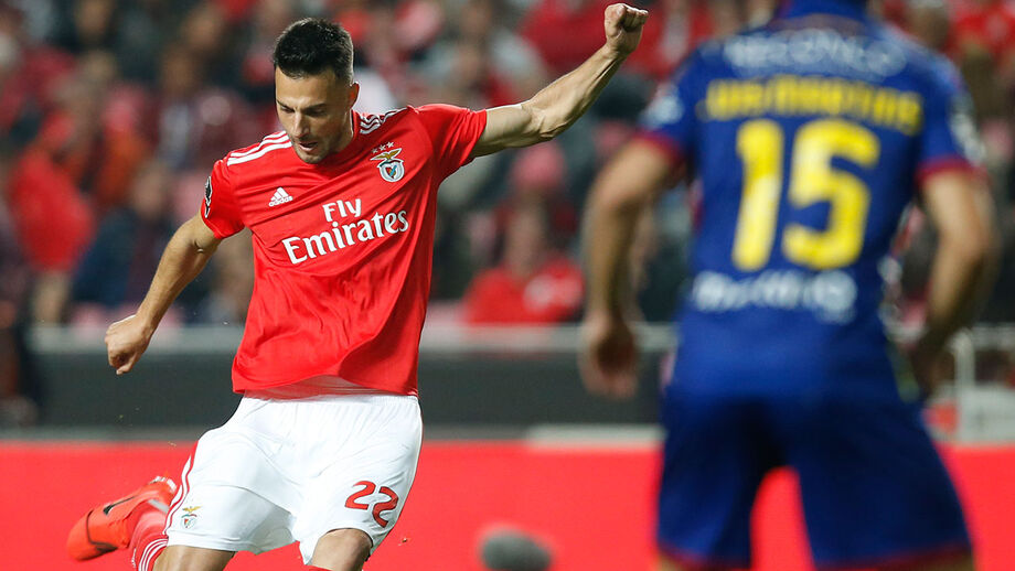 Conti de fora por lesão