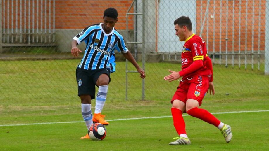 Ucrânia: Tetê está a caminho do Shakhtar e não deixa saudades ao treinador do Grémio