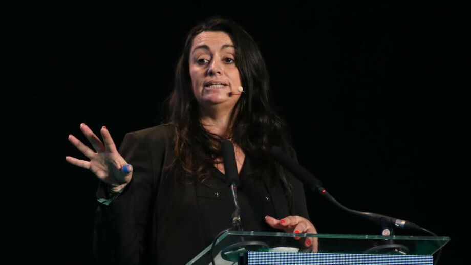 Elsa Judas: «Disfarcem o assalto ao adiantamento do dinheiro da NOS...»