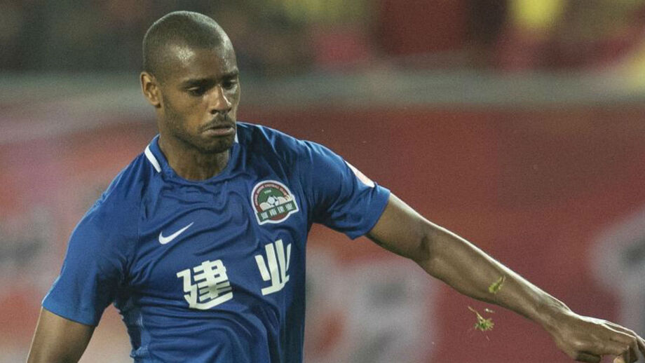 Ricardo Vaz Té reforça Qingdao Huanghai