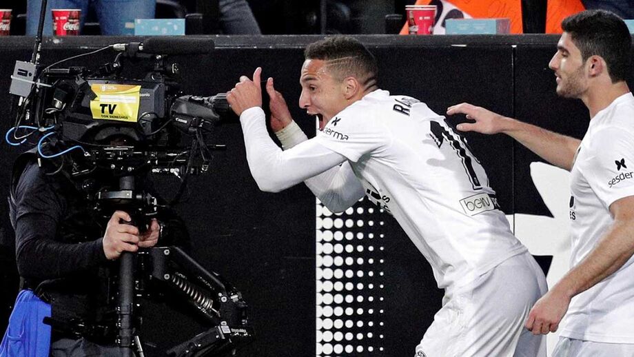 Rodrigo coloca Valencia na final da Taça do Rei