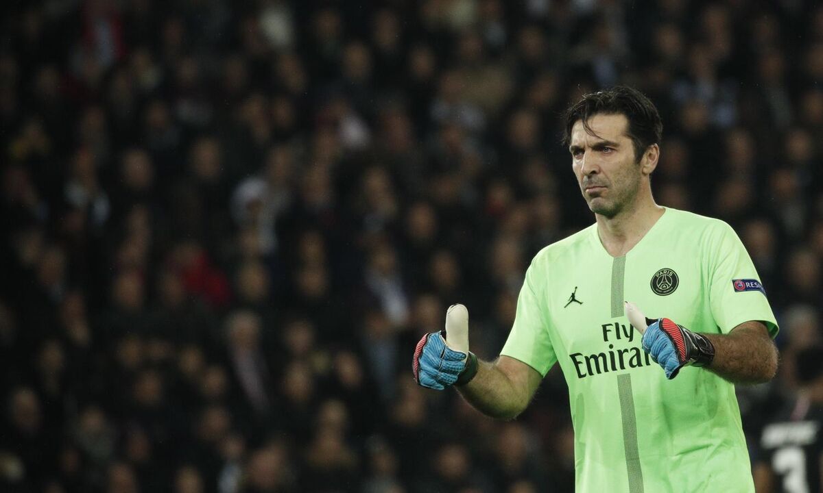 Buffon, PSG (no ativo) - 41 anos e 23 dias