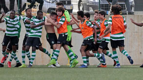 Sporting goleia Lusitano de Évora