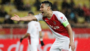 Bis de Falcão impede derrota do Monaco