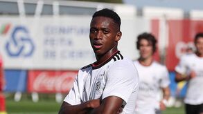 Benfica vence Gil Vicente e cola-se ao FC Porto no topo da tabela