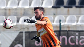 Emanuel Novo: «Prefiro ganhar jogos do que fazer tantas defesas»