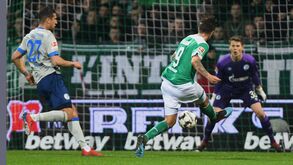 Werder Bremen vence Schalke 04 em jogo com 'chuva' de golos