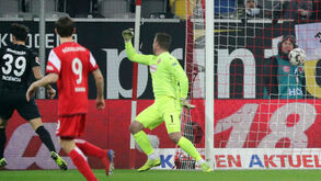 Gonçalo Paciência em grande na vitória do Eintracht Frankfurt