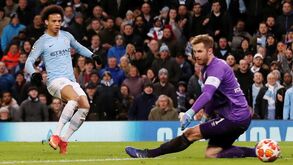 Lineker mete Theresa May ao barulho e Schalke reage: «Gostávamos de a ver defender Sané»