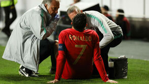 Cristiano Ronaldo e a lesão: «Quem anda à chuva molha-se, mas vou voltar bem»
