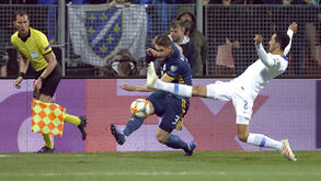 Samaris e Vlachodimos ajudam Grécia a empatar na Bósnia