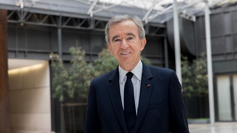 Bernard Arnault supera Buffett e torna-se na terceira pessoa mais rica do mundo