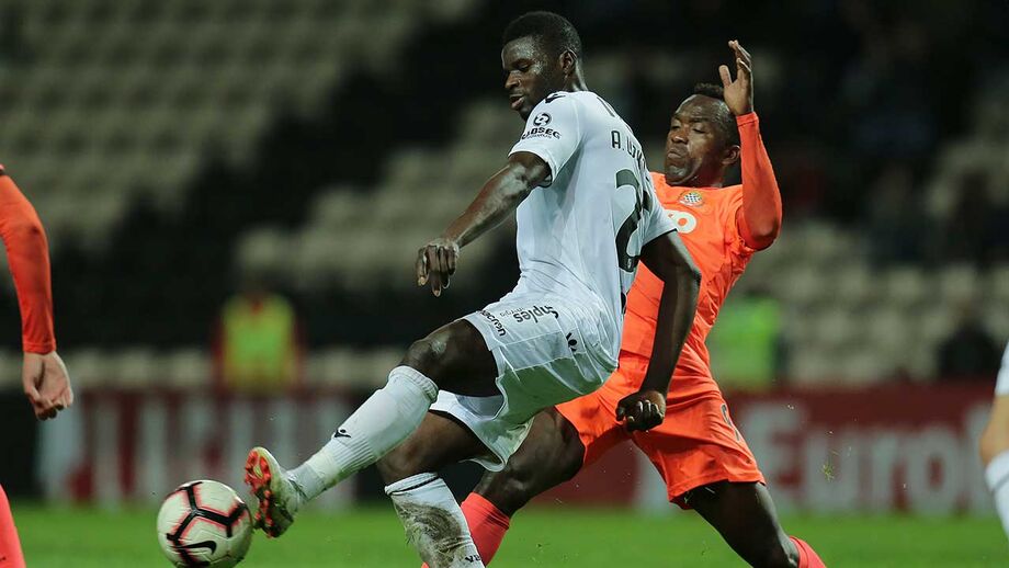 Joseph falha dérbi mas Wakaso volta