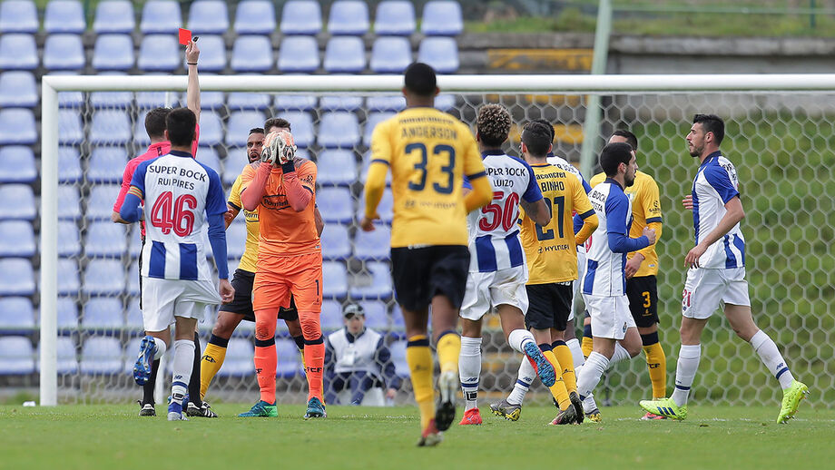 Arbitragem causa preocupação com Académica na mira