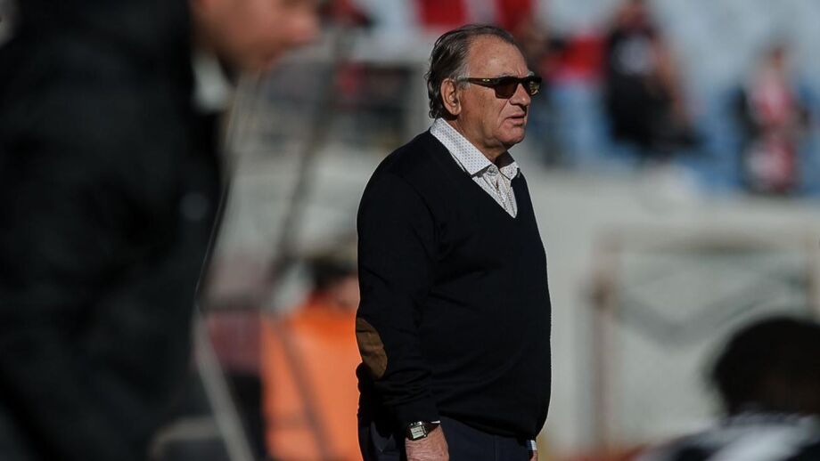 Ac. Viseu-Académica, 1-2: Briosa mantém-se na luta pela subida