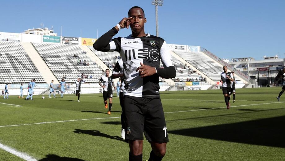 Farense-Varzim, 3-0: Formação algarvia voltou a vencer após nove partidas