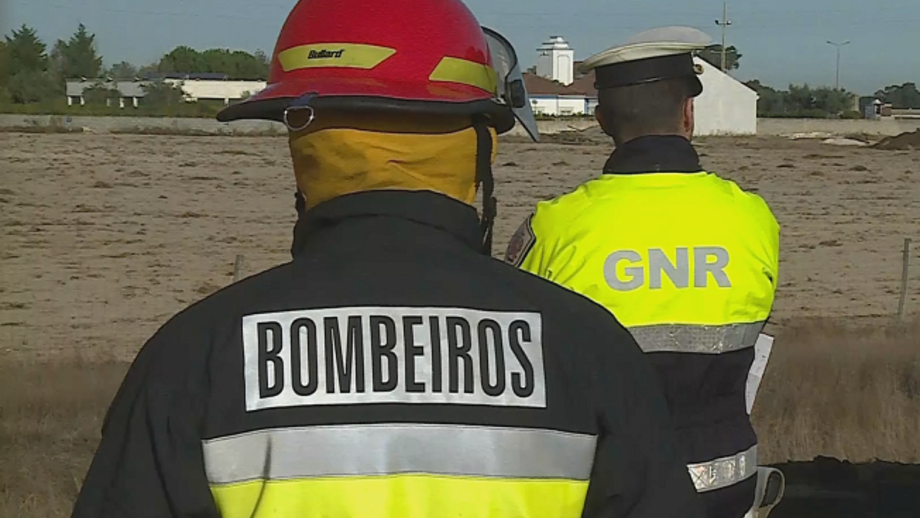 Bebé morreu e seis pessoas ficaram feridas em incêndio num prédio na Amadora