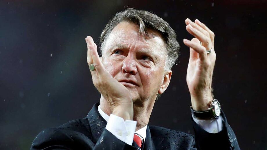 Van Gaal: «Tal como os jogadores, a minha mulher também tem direito a uma vida comigo»