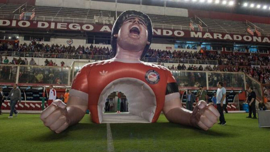 A incrível homenagem do Argentinos Juniors a Maradona