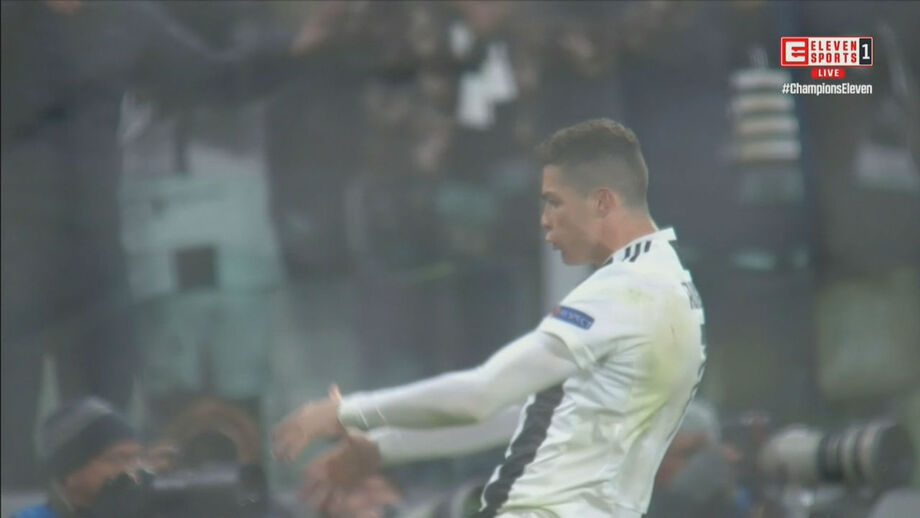 UEFA multa Cristiano Ronaldo em 20 mil euros pelo gesto à Simeone na Liga dos Campeões