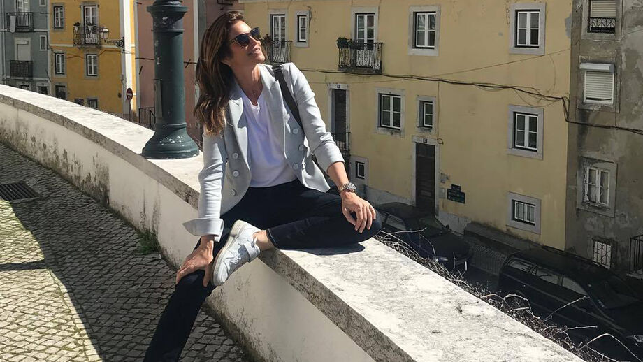 Cindy Crawford apanha banhos de sol em Lisboa
