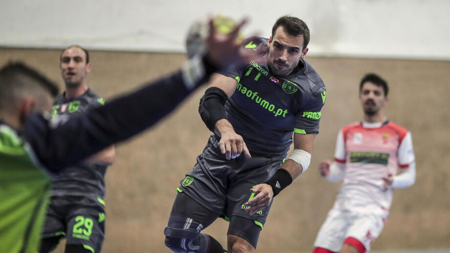 Sporting vence e fecha fase regular na frente