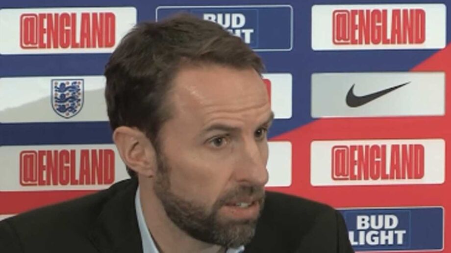 Southgate lamenta que ainda sejam precisos stewards no futebol