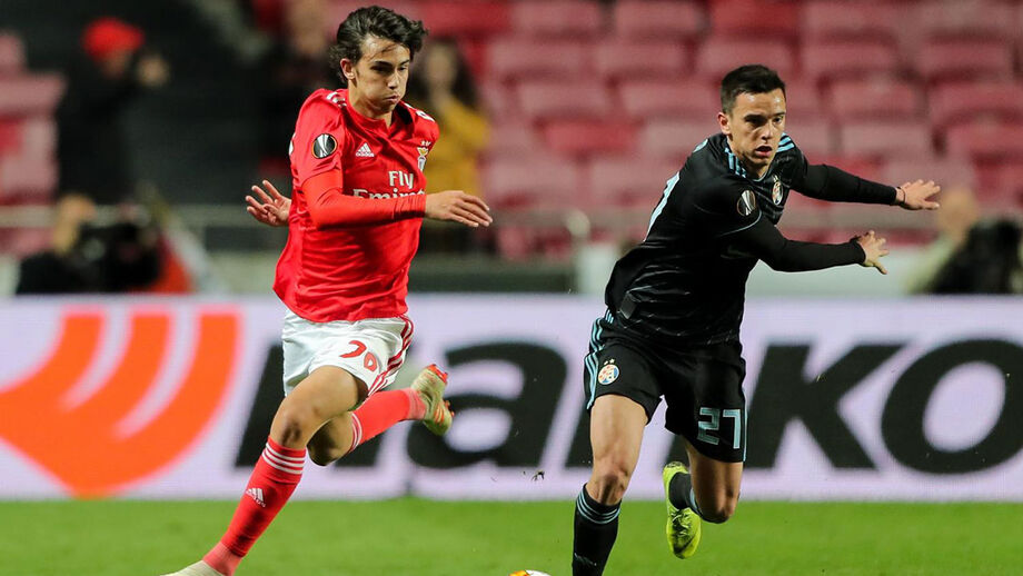 João Félix e Rrahmani pegados